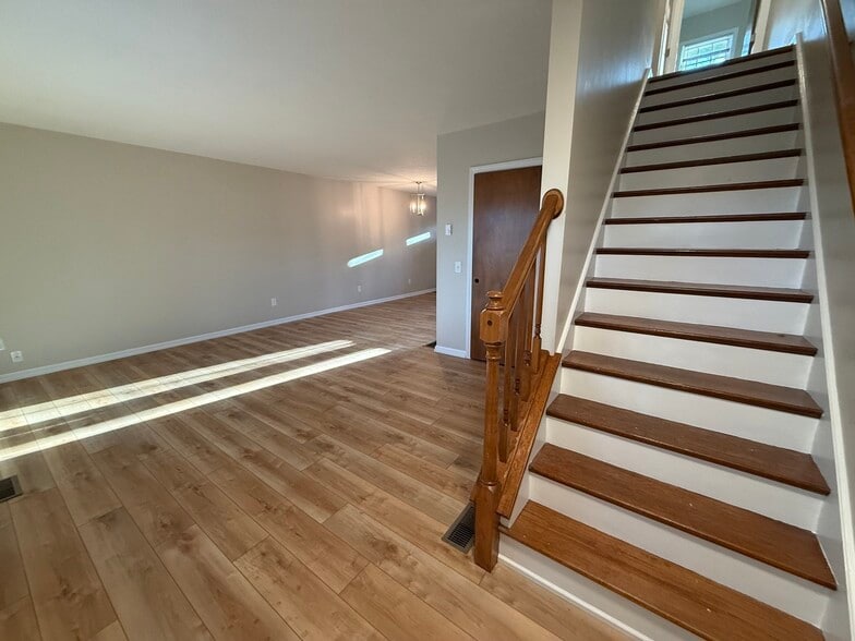 Building Photo - 230 Beacon St