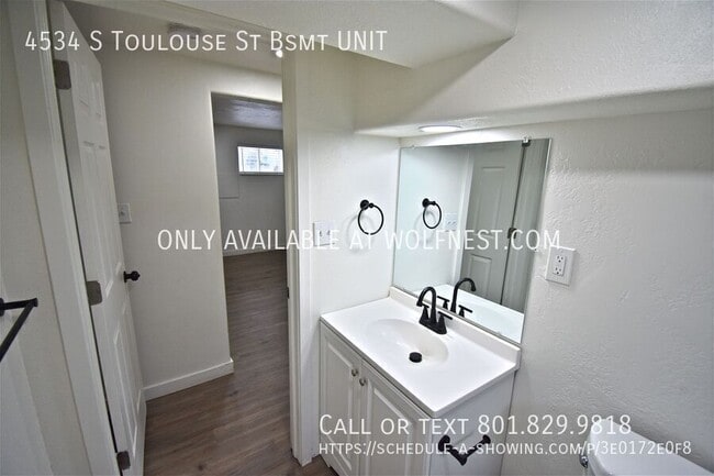 Building Photo - 4534 Toulouse St