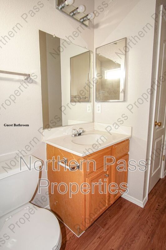 Building Photo - 13740 Paseo Alegre Ave