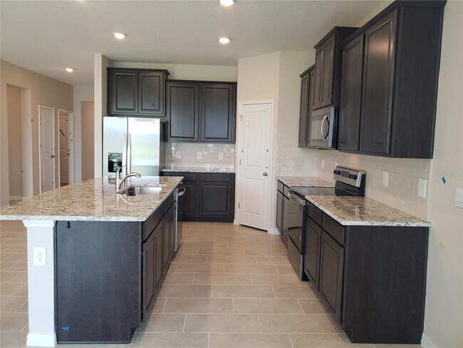 Building Photo - 5210 Grove Mill Loop