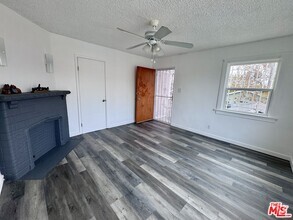 Building Photo - 858 W 88th St