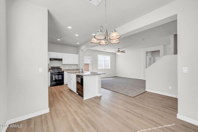 Building Photo - 935 E Agua Fria Ln