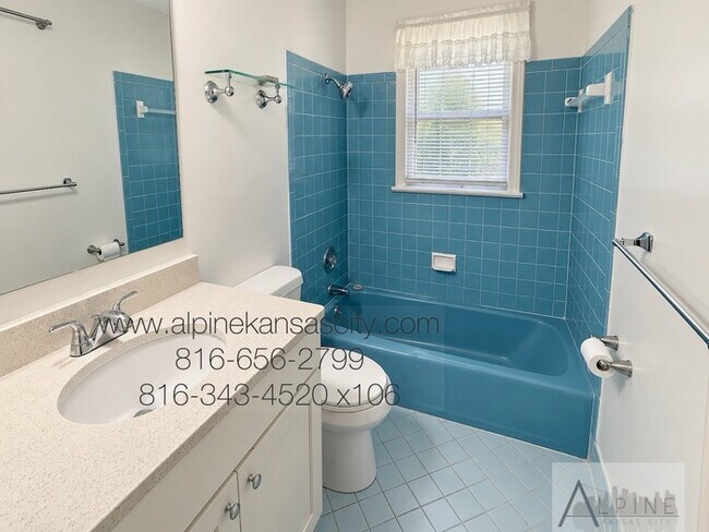 Building Photo - Beautiful Split Level, 5 TRUE Bedrooms!