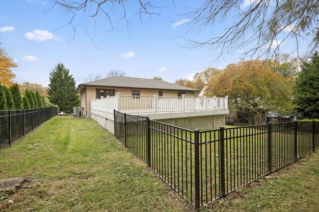 Building Photo - 4 Dewberry Way