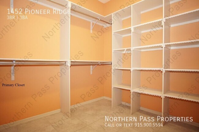 Building Photo - Gorgeous 3BDR Westside Home!