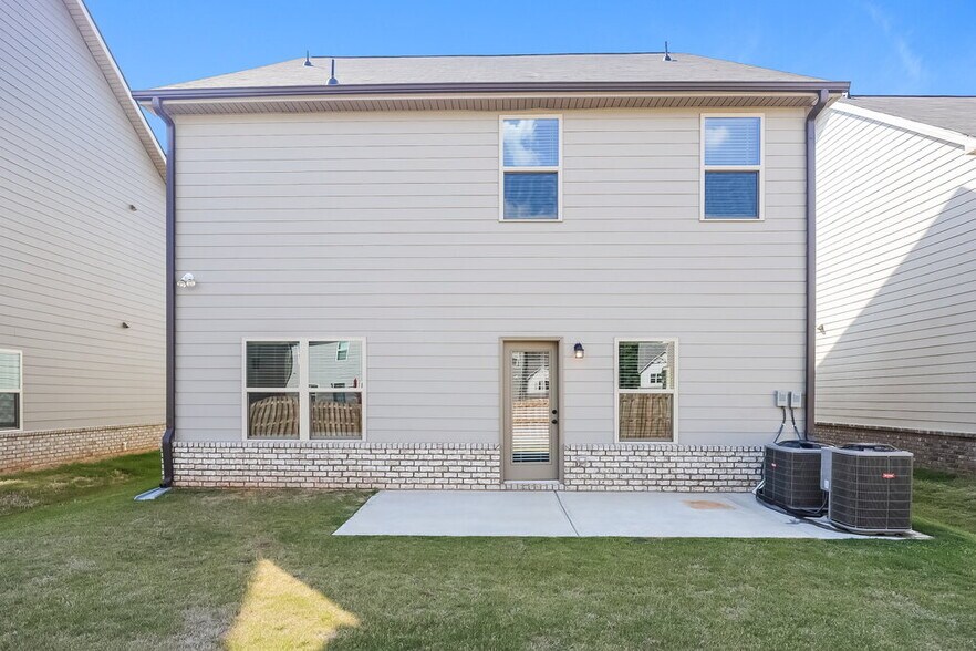 Building Photo - 2350 Walker Dr