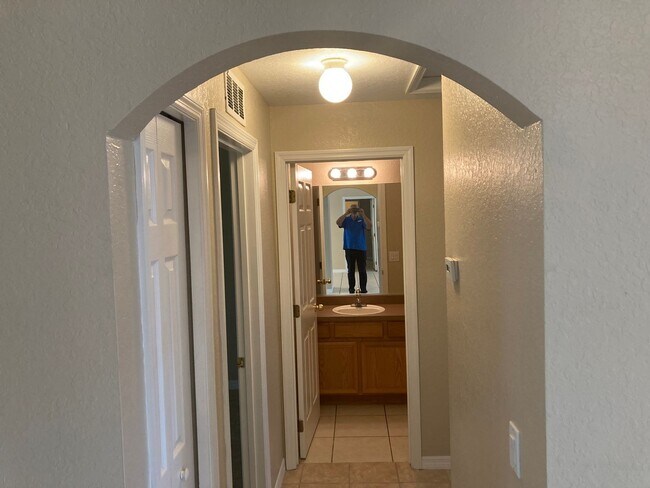 Building Photo - 3/2 Home Silver Springs Shores