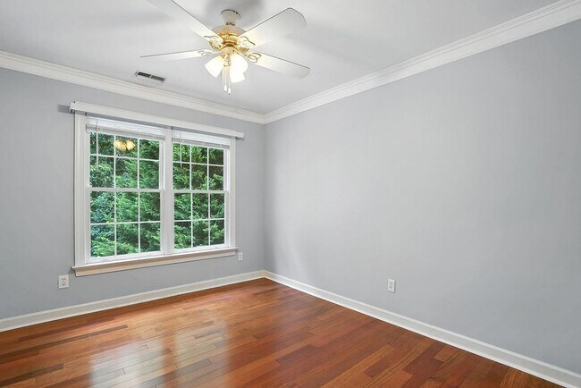 Building Photo - 210 Roebling Ln