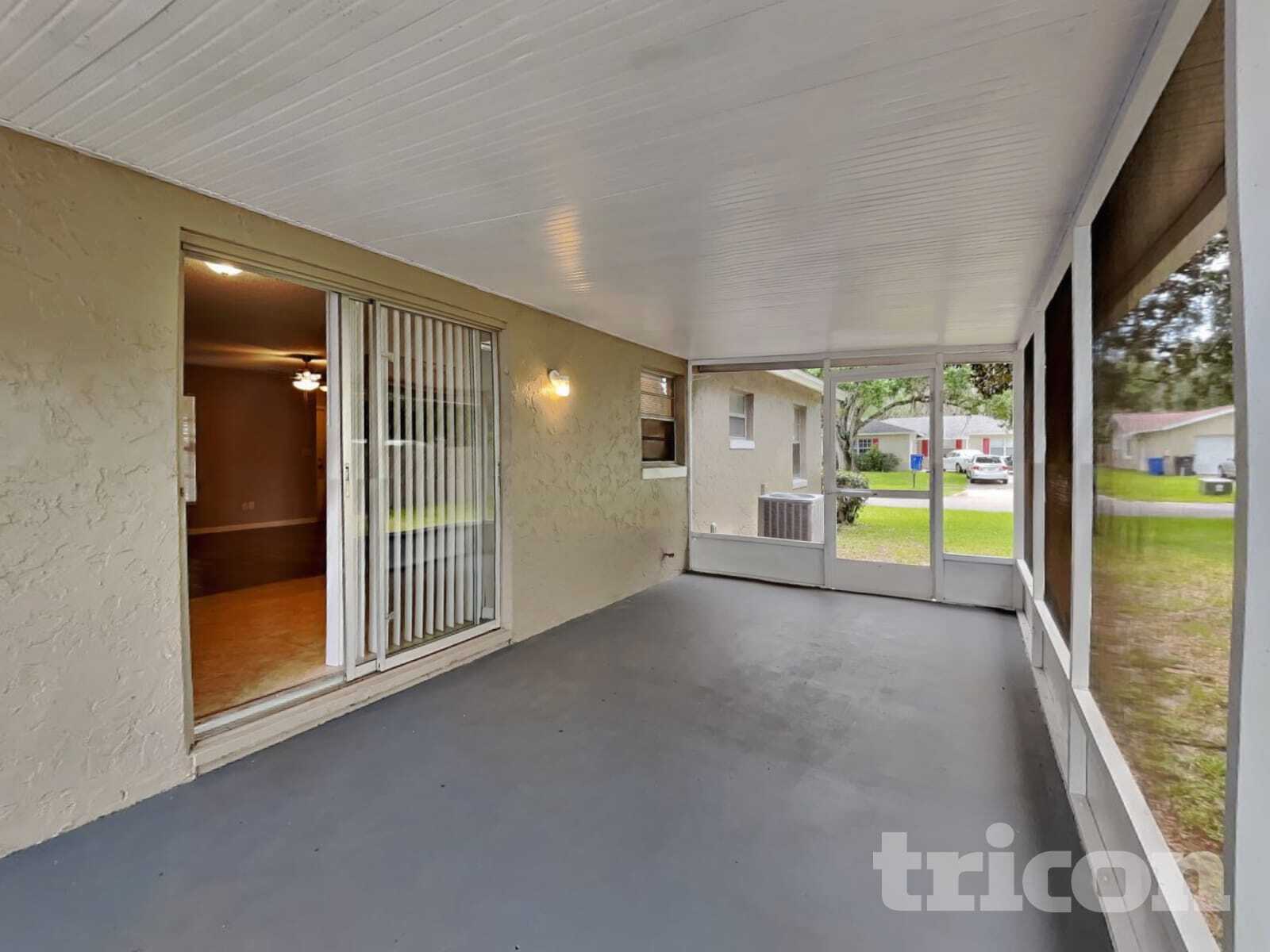 Building Photo - 1002 Saxon Ct