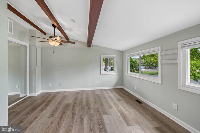 Building Photo - 530 Highland Dr
