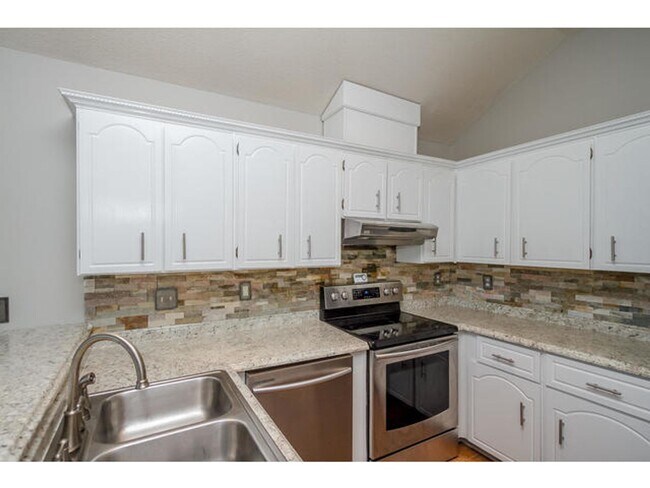 Building Photo - 3568 Crawfordville Dr