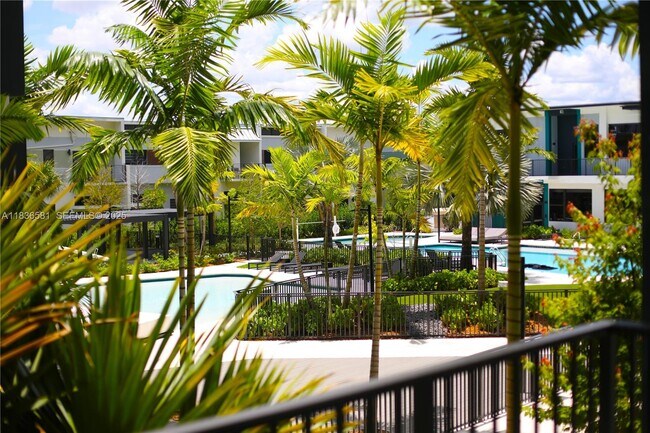 Building Photo - 4400 W Sunrise Blvd