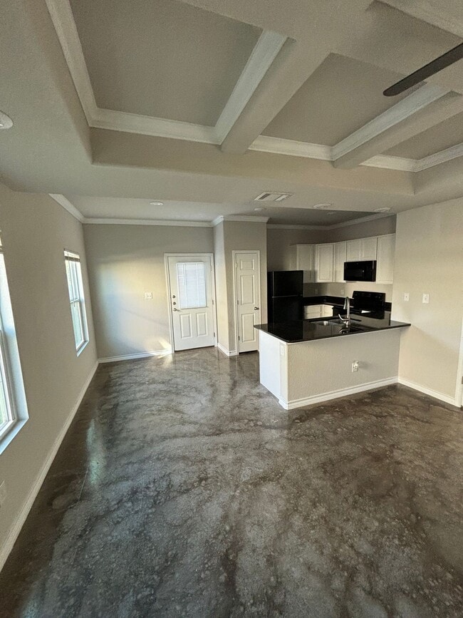 Building Photo - Discover Your Perfect Townhome in Northeast San Antonio!