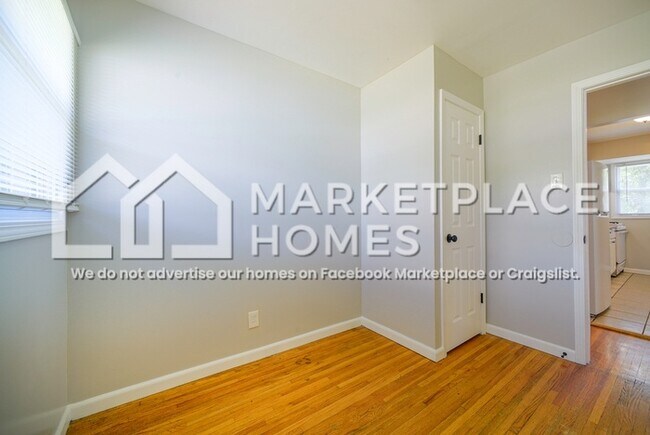 Building Photo - 312 Banff Cir