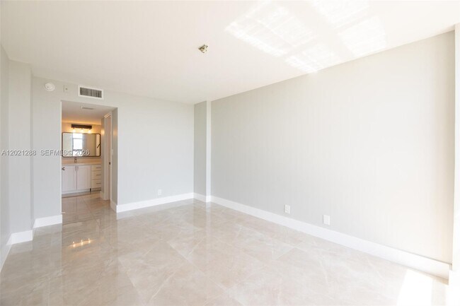 Building Photo - 3031 N Ocean Blvd