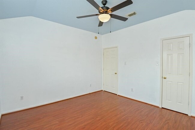 Building Photo - 1030 Riverwood Dr