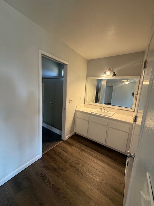 Building Photo - Charming 3 bedroom 2 bathroom home located...