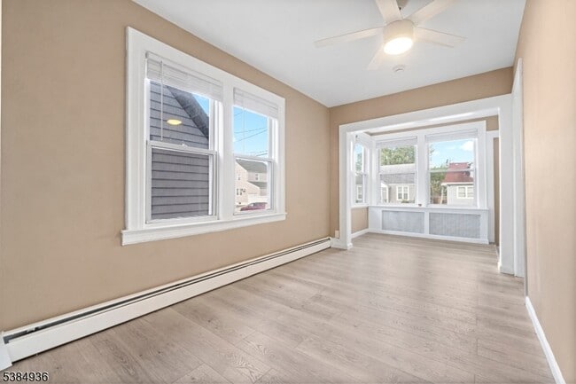 Building Photo - 29 Ligham St