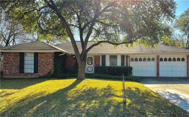 Primary Photo - 1609 Springer Ln