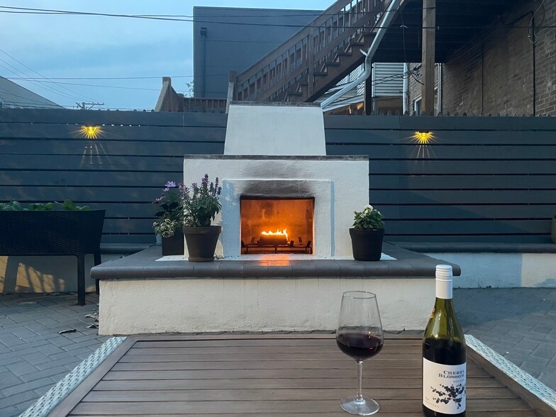 Building Photo - 814 N Fairfield Ave