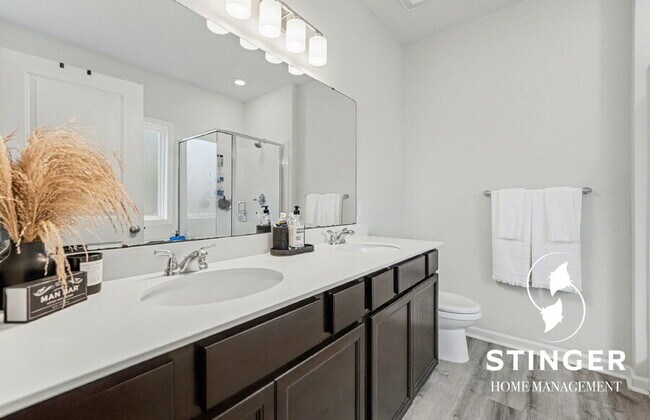 Building Photo - 198 Great Bend Dr