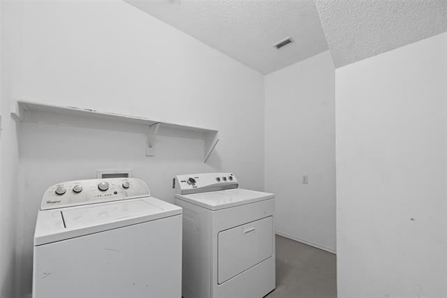 Building Photo - 705 Dandelion Dr