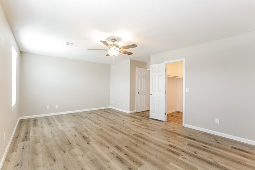 Building Photo - 8260 Oliver Twist Ln