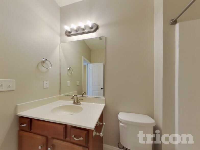 Building Photo - 1016 Summer Cypress Dr