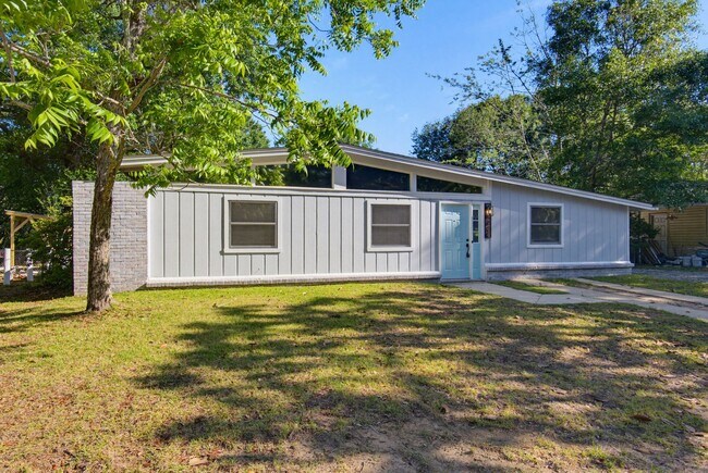 Building Photo - 908 Rock Creek Ave
