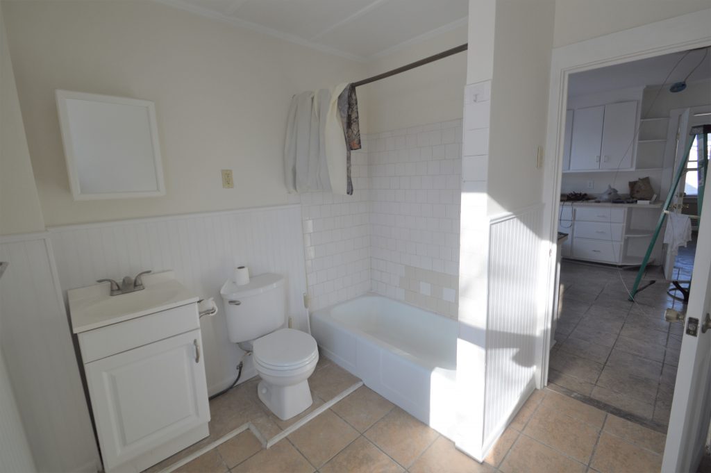 Building Photo - 20 Dixon St