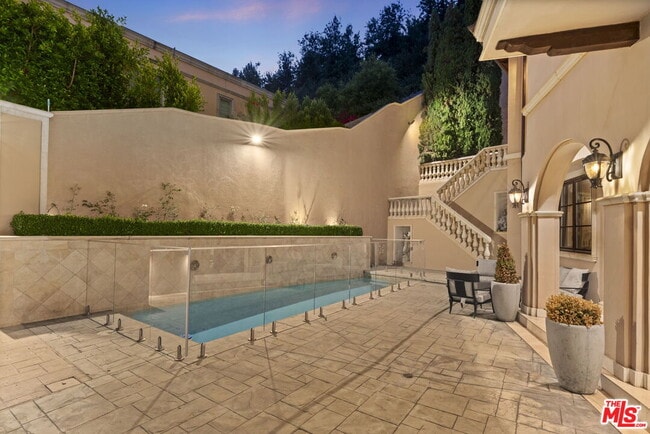 Building Photo - 1465 Robmar Dr