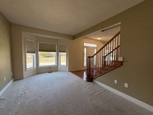 Building Photo - Three Bedroom Collegiate Station Home