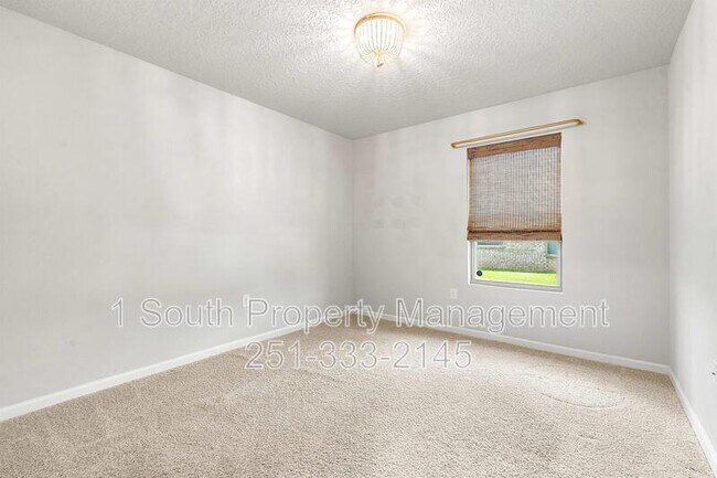 Building Photo - 724 Amador Avenue