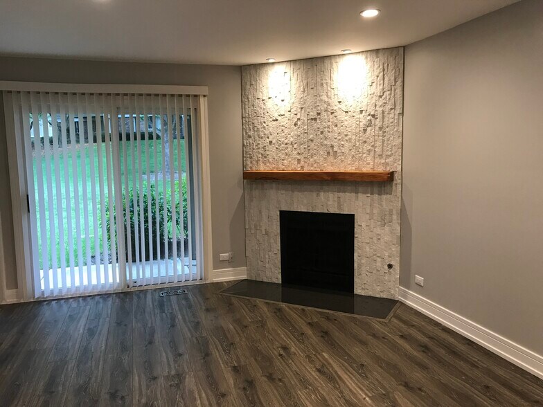 Building Photo - 388 Lambert Dr