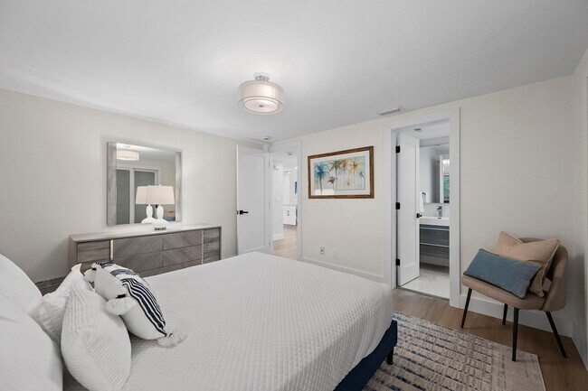 Building Photo - 6360 Pelican Bay Blvd