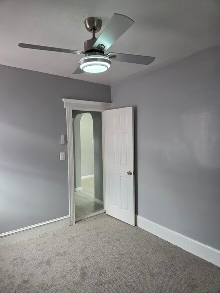 Building Photo - 610 Lee Pl