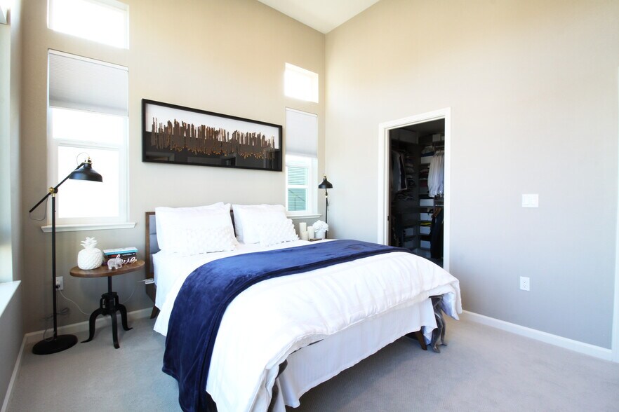 Building Photo - 164 Agustin Narvaez St