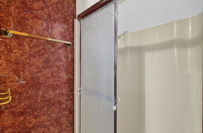 Building Photo - Spacious 2/2 in Leesburg Near Treadway Elementary – Bonus Room