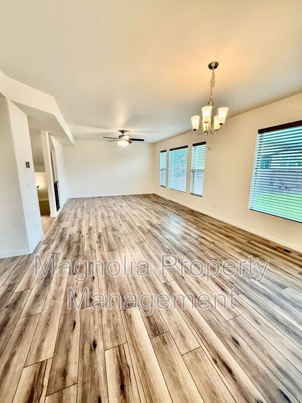 Building Photo - 3333 Bright Moon Dr