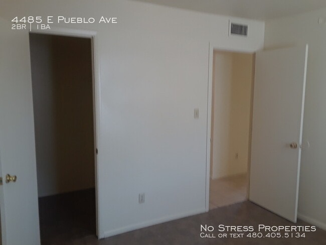 Building Photo - 2 Bed Condo off 44th St and Broadway!