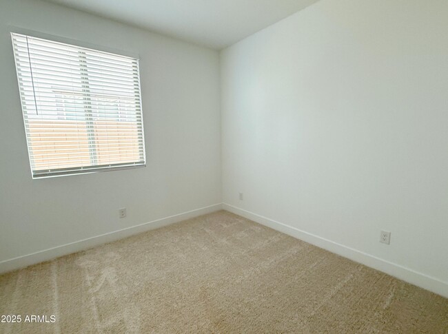 Building Photo - 14807 W Soft Wind Dr