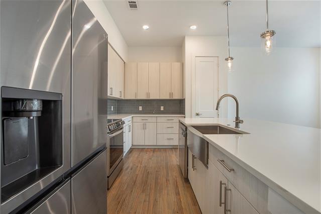 Building Photo - 4205 Roseland Ave