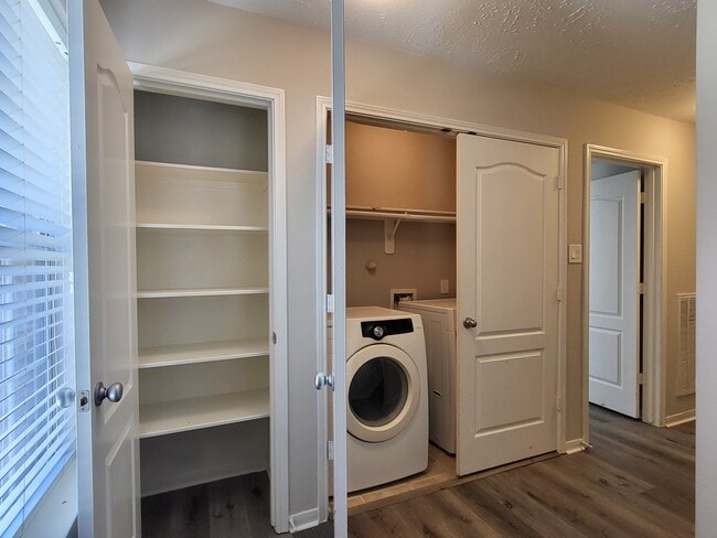 Building Photo - 7415 Hollister Ridge