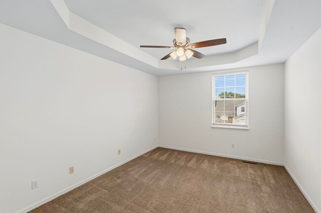 Building Photo - 5004-5006 Betty Jean Way
