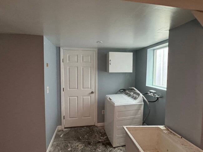 Building Photo - 1449 S Mayfair Ave