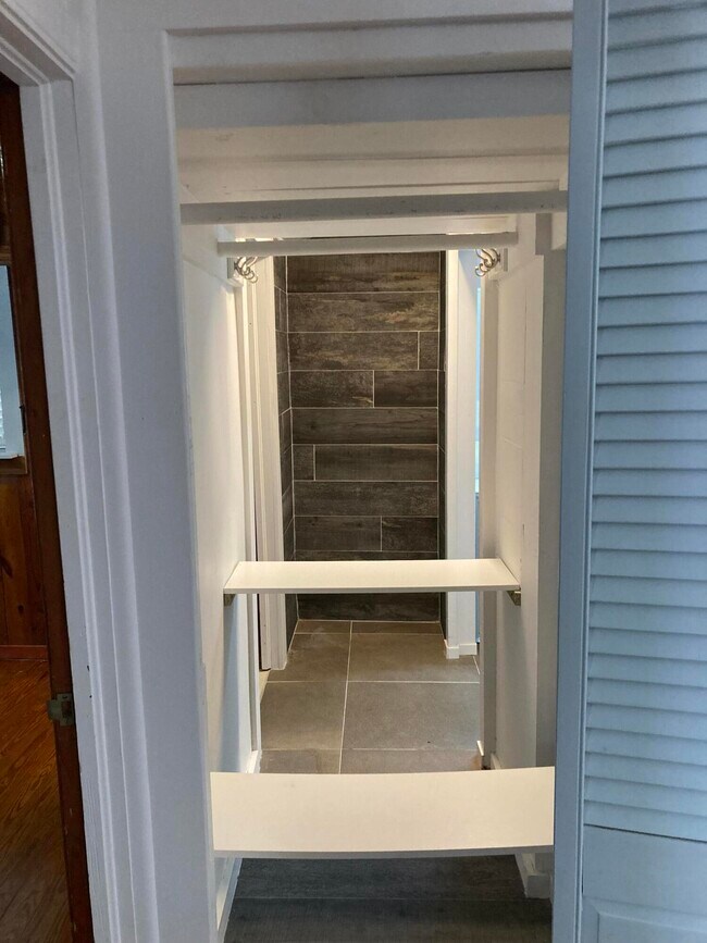 Building Photo - 824 35th St