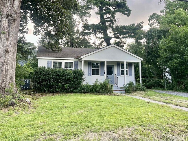 Building Photo - 4717 Orchid St