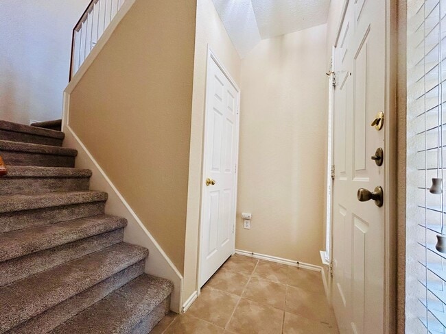 Building Photo - 1900 Scofield Ridge Pkwy