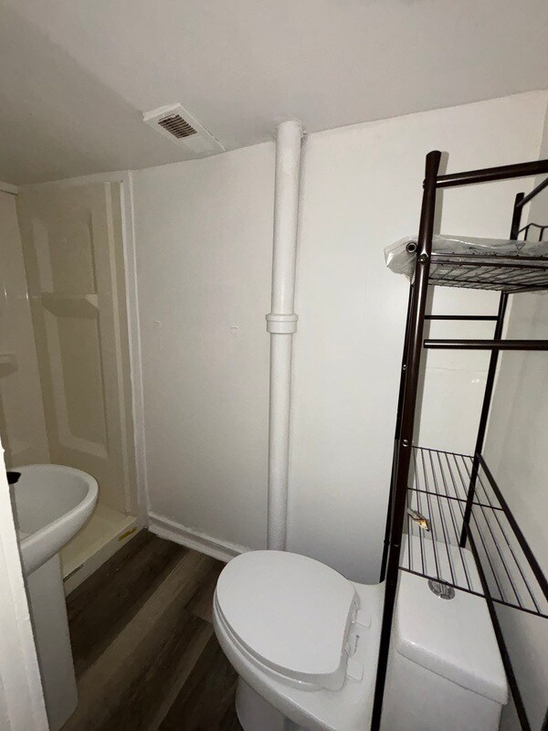 Building Photo - 292X Parkwood Ave