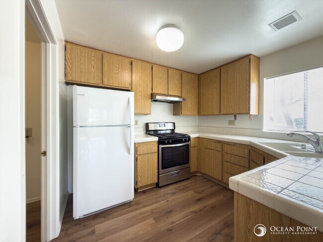 Building Photo - Spacious 2 Bedroom Condo in Camarillo!